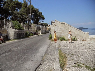 Korfu – AchilleionDen delvis förstörda Kejsarbron