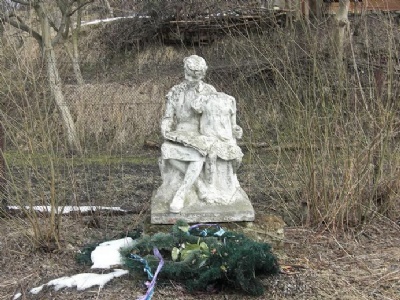 JanowskaFörfallet monument vid Piaski