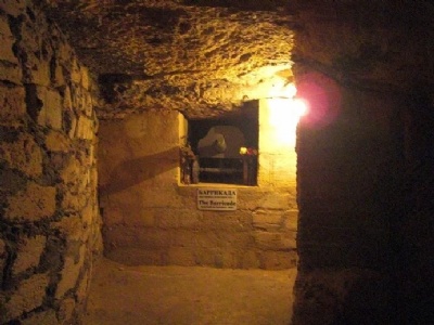 NerubayskeInuti katakomberna (kulspruta)