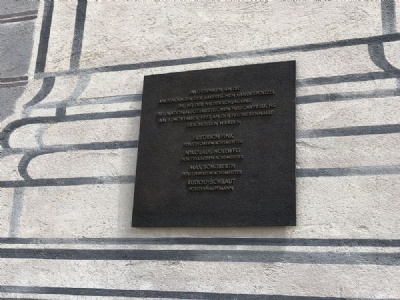 München – FeldherrnkellerDen nya minnestavlan som numera finns på en fasad