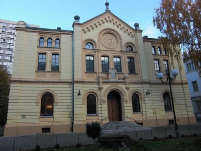 Warszawa gettoNozyk synagogue - den enda synagogan som inte förstördes av nazisterna i Warszawa