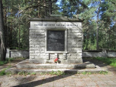KloogaMemorial monument erected by the Communists in the sixties