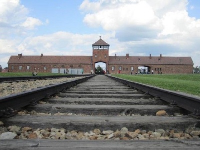 Auschwitz II – BirkenauAuschwitz II – Birkenau: Main gate/building