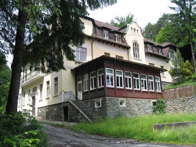 FrühlingssturmPrecis bredvid stationen låg hotell Mönichkirchner hof där Hitler bodde under fälttåget på Balkan