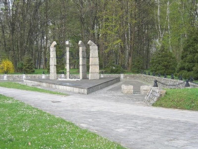 Auschwitz III – MonowitzMemorial monument at the former main entrance to Buna-Werke