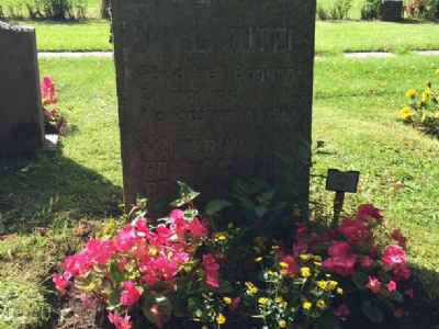Eda kyrkogårdWilli Jutzis grav på Eda kyrkogård. Willi Jutzi, född 1913 i Bayern, stupad vid Norges gräns 1941, vänner av fred och frihet reste vården