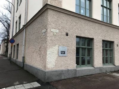 HerrhagsskolanTablet on the School's facade