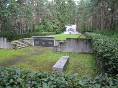 Tallinn MetsakalmistuMass grave and memorial monument