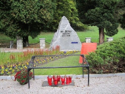 StraniceMass grave with 60 victims