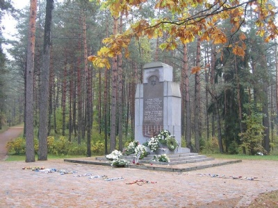PaneriaiMemorial monument