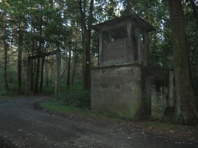 BlechhammerDen ena av två lägerentréer och ett av flera vakttorn