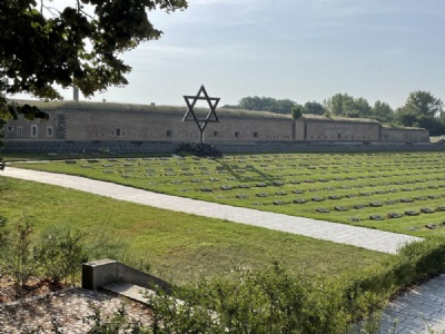 Terezin lilla fästningKyrkogård utanför fästningen (2025)