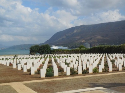 KretaBrittiska samväldets krigskyrkogård vid Souda Bay öster om Chania