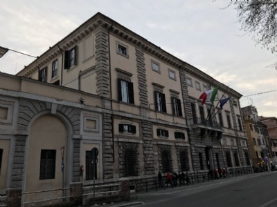 Rom gettoMilitärskolan där judarna internerades före deportering (Piazza della Rovere, 83, 00165 Roma)