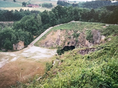 MauthausenStenbrottet (Wienergraben) sett ovanifrån från museet (1998)