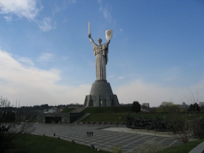 KievMoterh Russa Statue on top of the museum