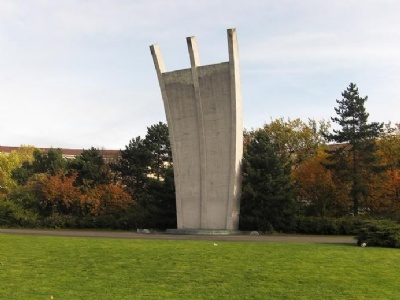 Berlin – TempelhofBerlin Blockade Memorial monument