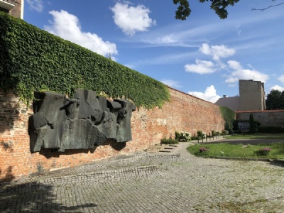 Gdansk – Post OfficeMemorial monument in the backyard