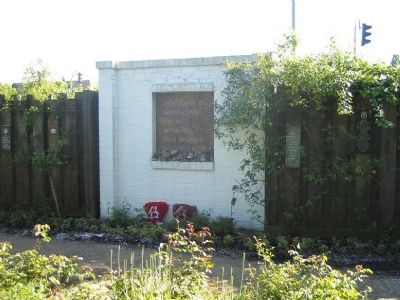 Bullenhuser dammMemorial monument in Rose Garden