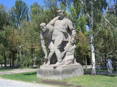 StalingradGlorifierande statyer vid Mamayev kurgan