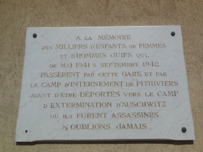 PithiviersMemorial tablet Pithiviers Station