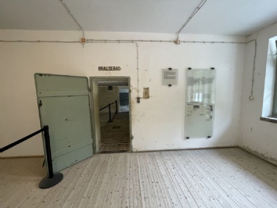 DachauOmklädningsrum, nya krematoriet (2026)