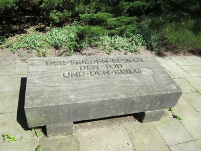 DresdenCivilian mass grave, Heide Cemetery