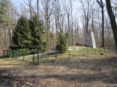 KrepiecMass grave and monument