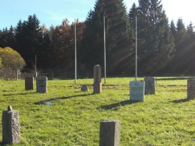 Kaufering VIISymbolic graves
