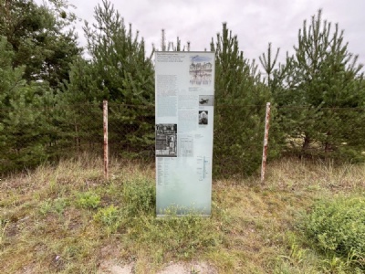 Oranienburg - KlinkerwerkInformationstavla vid det forna lägerområdet (2025)