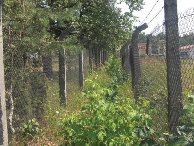 PoniatowaCamp fences