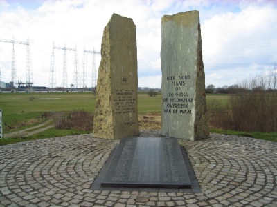 ArnhemMemorial monument, Waal river