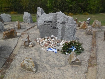 Treblinka IIMinnessten för Janusz Korczak och barnen som mördades i augusti 1942