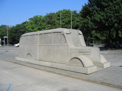 Berlin – T4 HQMinnesmonument i form av en buss som förde patienter till någon eutanasicentral