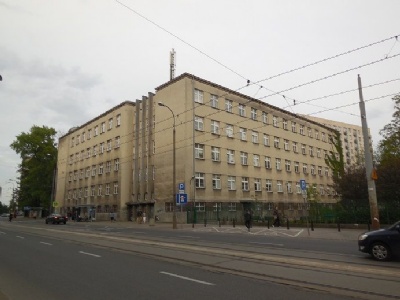 Warszawa UmschlagplatzSS högkvarter och Trawniki baracker mitt emot Umschlagplatz