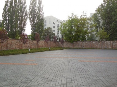 Warszawa UmschlagplatzBevarad mur vid övernattningsplatsen för de judar som skulle deporteras nästkommande dag