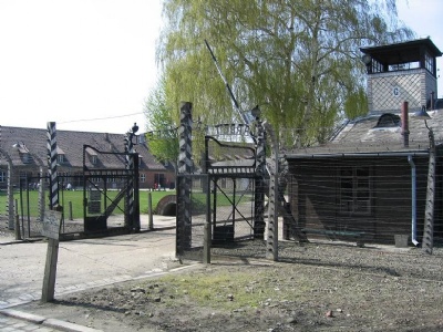 Auschwitz I – StammlagerLägerentrén Auschwitz I - Stammlager