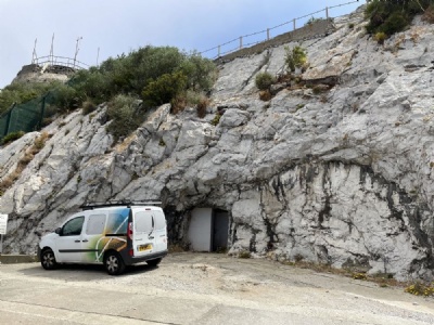 GibraltarIngången till Stay Behind Cave
