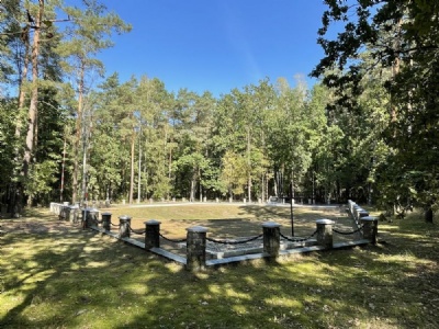 SkrwilnoMonument in the forest