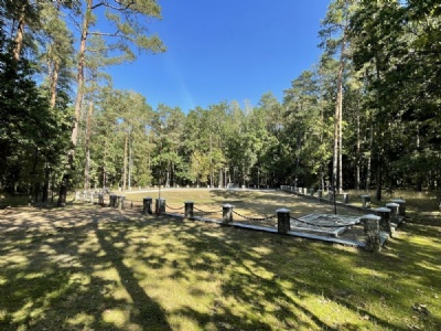 SkrwilnoMonument in the forest