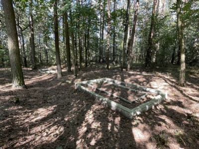 SkrwilnoSmaller graves in the forest