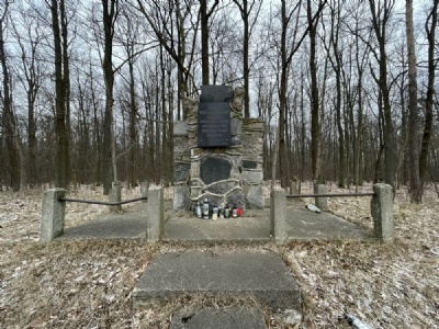 KarnkowoMonument