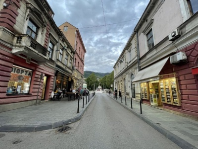 SarajevoGatan där bilen med prinsparet svängde fel och mördades